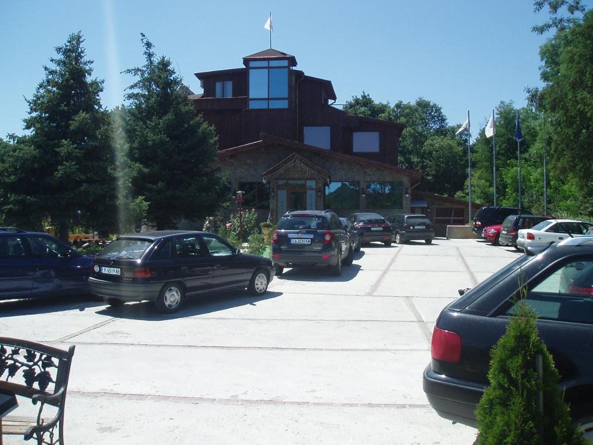 Хотел Галина Палас Srem Exterior photo
