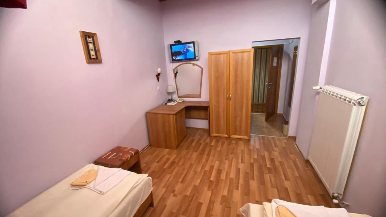 Хотел Галина Палас Srem Room photo