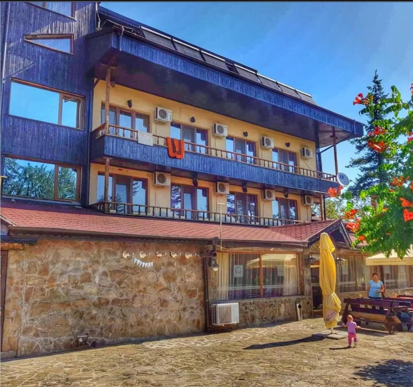 Хотел Галина Палас Srem Exterior photo